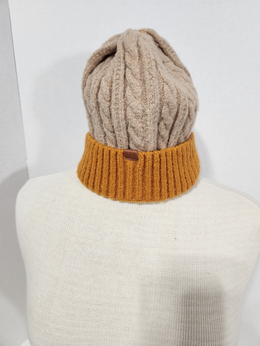 David and Young Beige Knit Beanie with Mustard Cuff